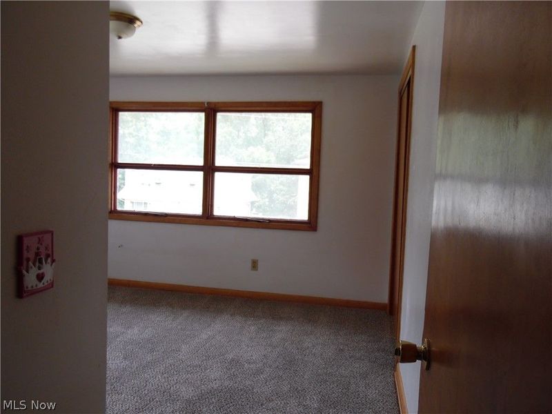 210 Clara Court, Louisville, OH 44641 Photo 10