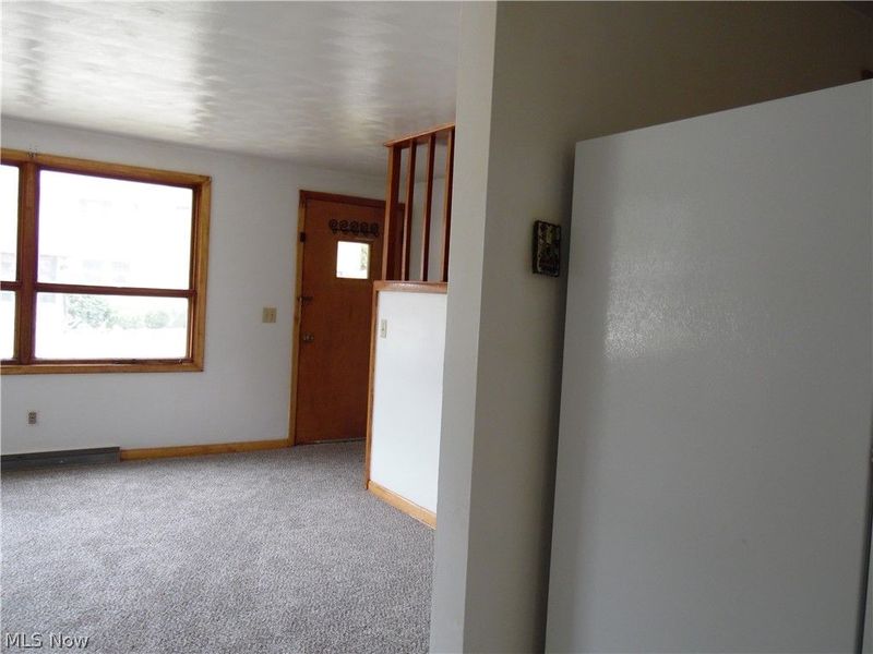 210 Clara Court, Louisville, OH 44641 Photo 7
