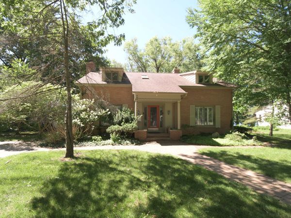 803 N Kalamazoo Street, Paw Paw, MI 49079