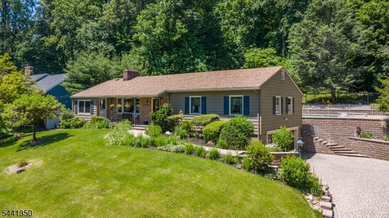 36 Leamoor Dr, Morris Plains, NJ 07950 Main Photo