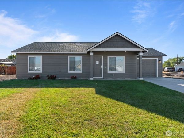 1325 Shaw Street , Moses Lake, WA 98837