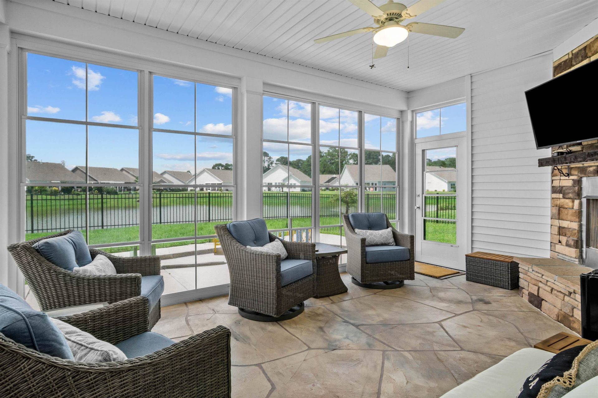 3130 Viceroy Loop Photo 4