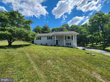 476 OLD STAGE ROAD, LEWISBERRY, PA 17339