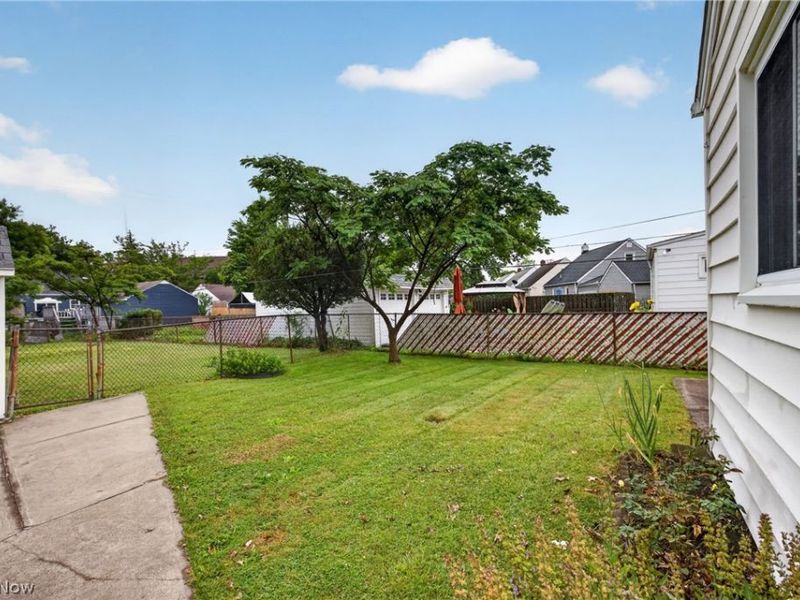 811 E 212th Street, Euclid, OH 44119 Photo 18