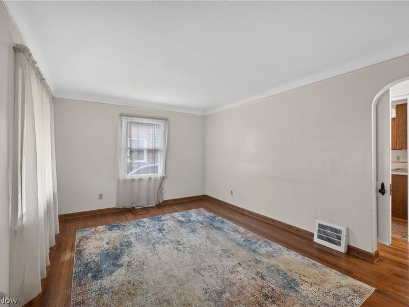 811 E 212th Street, Euclid, OH 44119 Photo 9
