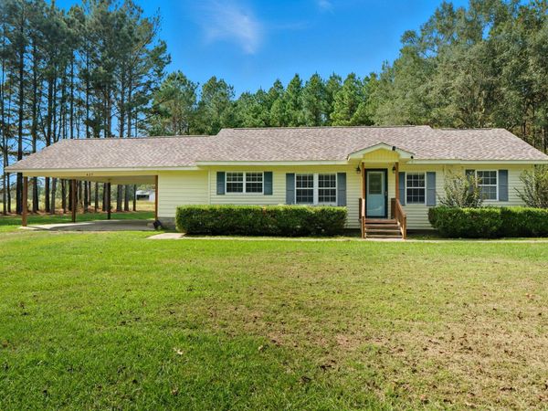 427 Charlie Green Rd., Laurel, MS 39443