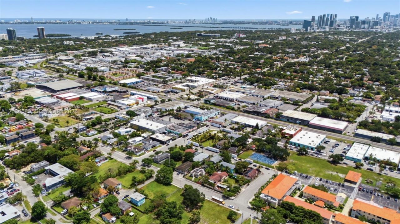 127 NW 74th St , Unit 3, Miami, FL 33150 Photo