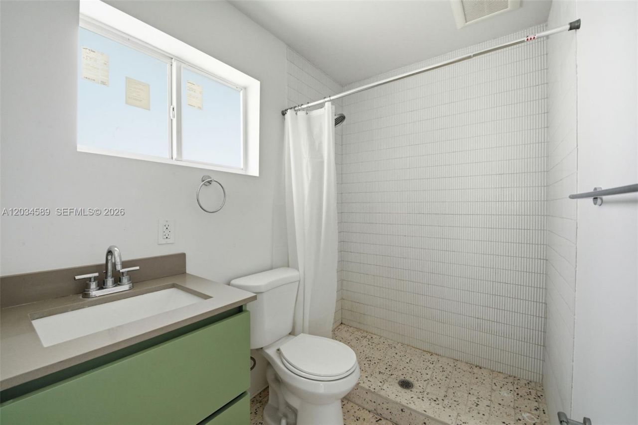 127 NW 74th St , Unit 3, Miami, FL 33150 Photo