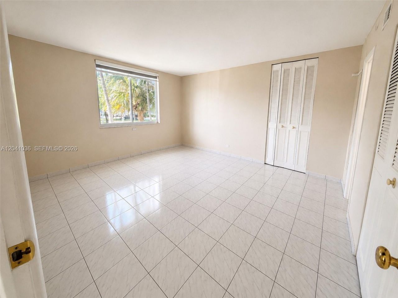 8024 Tatum Waterway Dr, Unit 2B, Miami Beach, FL 33141 Photo