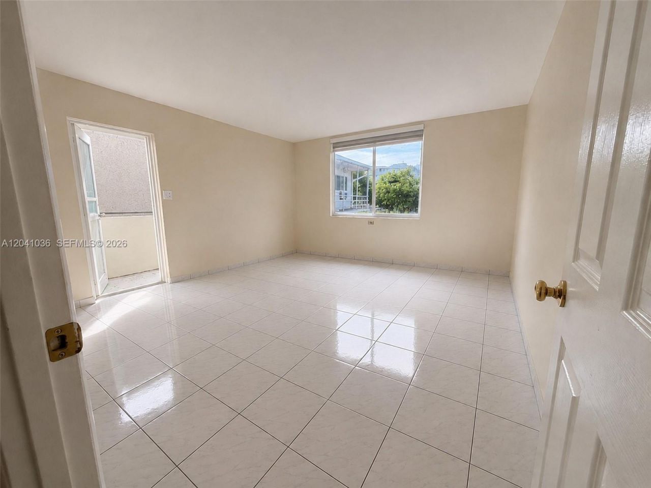 8024 Tatum Waterway Dr, Unit 2B, Miami Beach, FL 33141 Photo