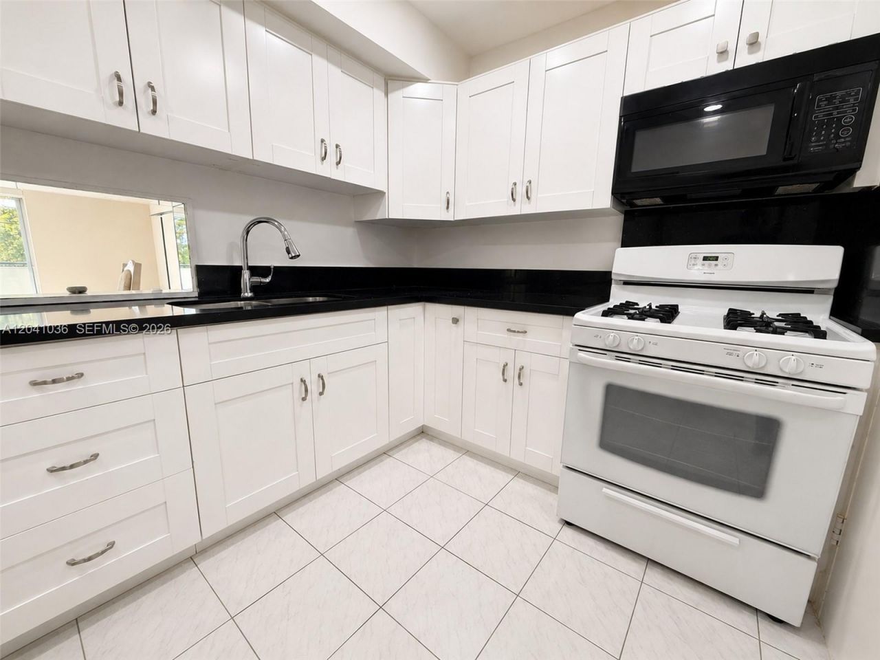 8024 Tatum Waterway Dr, Unit 2B, Miami Beach, FL 33141 Photo