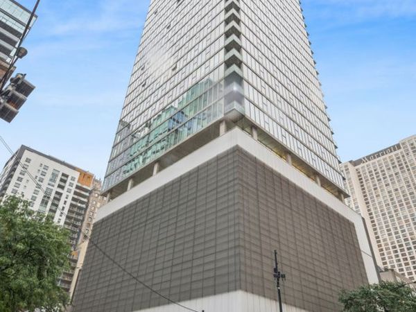 550 N St Clair Street, Unit 2105, Chicago, IL 60611
