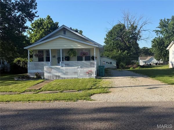 320 Pine Street , Sullivan, MO 63080