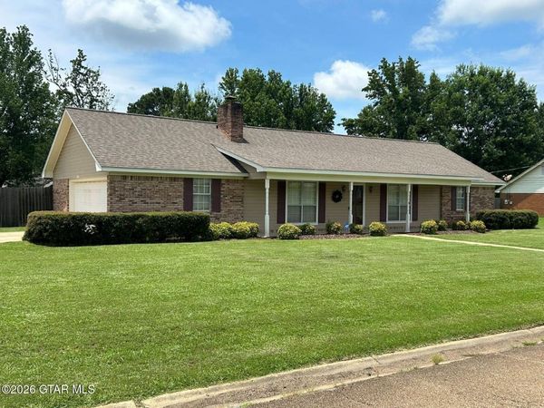 236 Swoope Drive W, Columbus, MS 39702