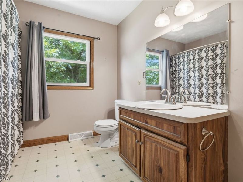 8694 Lansdale Avenue NW, North Canton, OH 44720 Photo 18