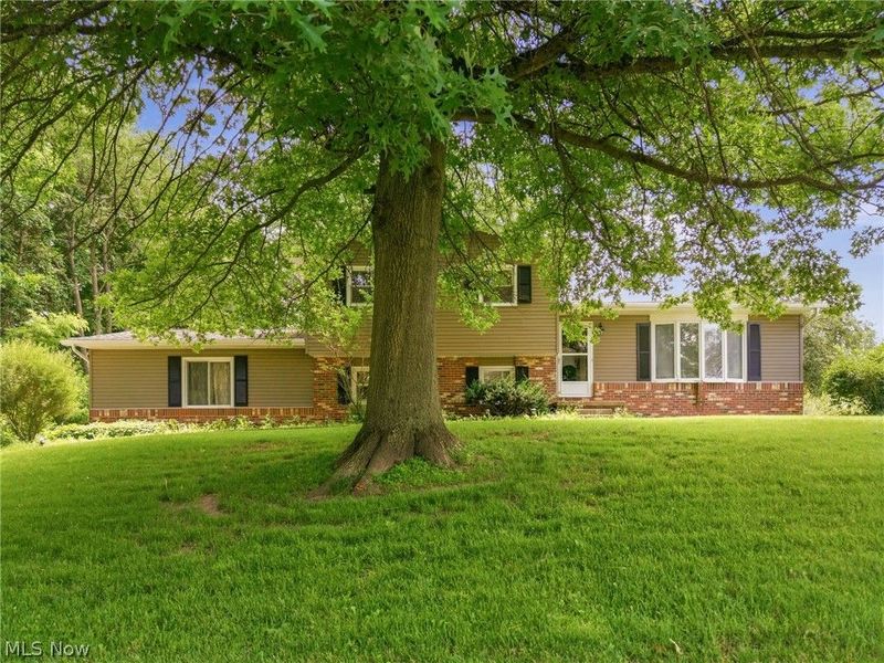 8694 Lansdale Avenue NW, North Canton, OH 44720 Photo 2