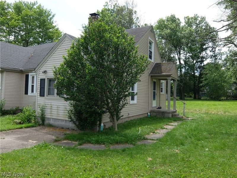 4022 Devon Drive SE, Warren, OH 44484 Photo 4