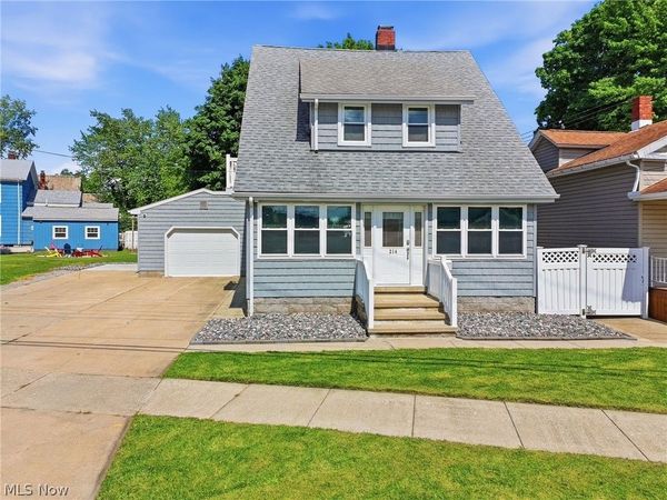 214 Lake Avenue , Ashtabula, OH 44004