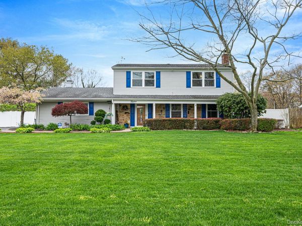 12 Wilmont Turn, Coram, NY 11727