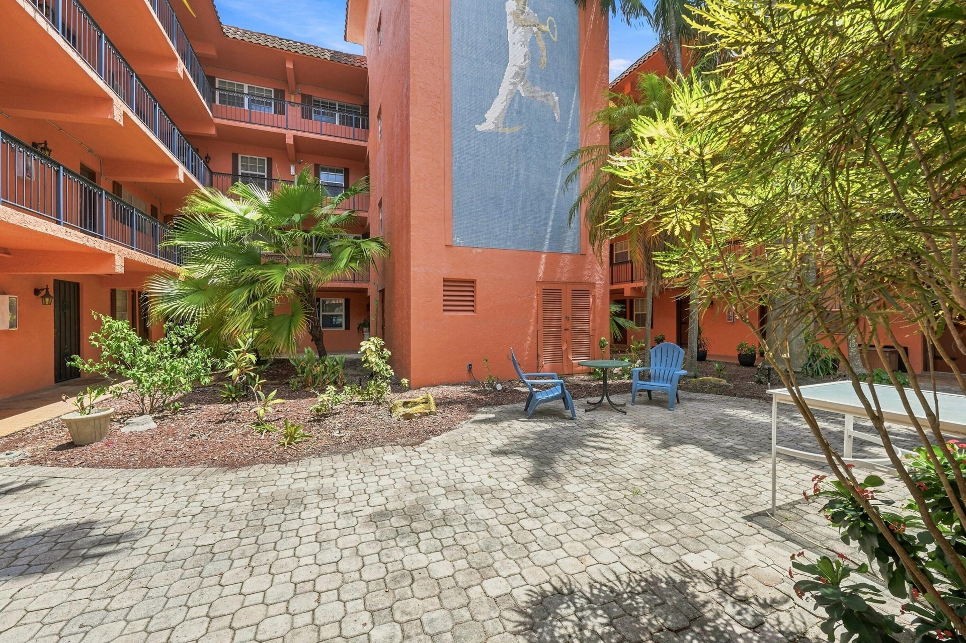 640 Tennis Club Drive, Unit 307, Fort Lauderdale, FL 33311 Photo