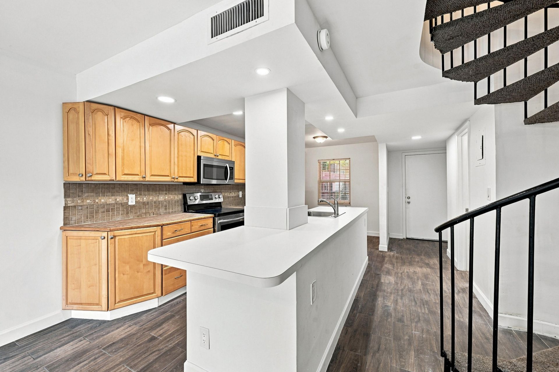640 Tennis Club Drive, Unit 307, Fort Lauderdale, FL 33311 Photo