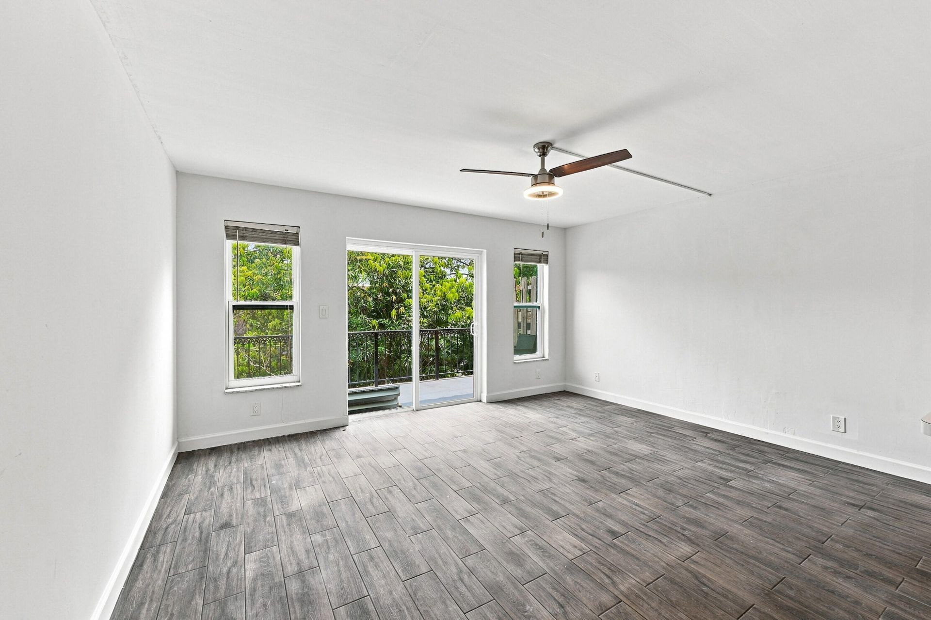 640 Tennis Club Drive, Unit 307, Fort Lauderdale, FL 33311 Photo