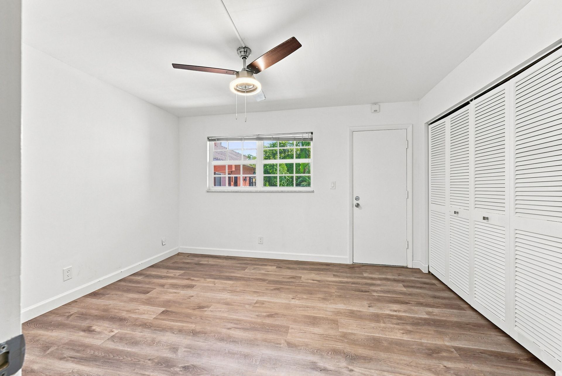 640 Tennis Club Drive, Unit 307, Fort Lauderdale, FL 33311 Photo