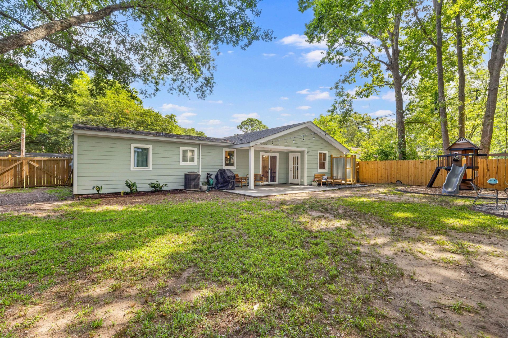 1527 Staffordshire Drive Photo 31