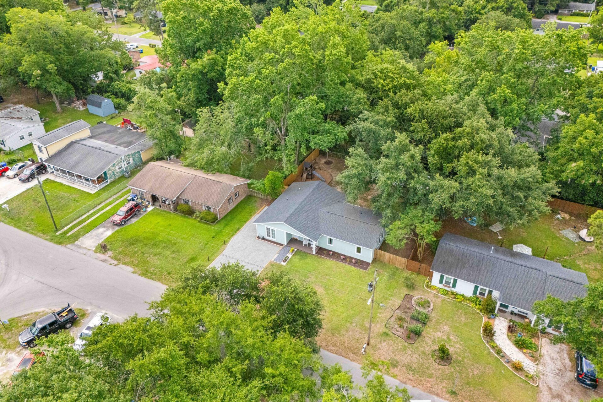 1527 Staffordshire Drive Photo 35