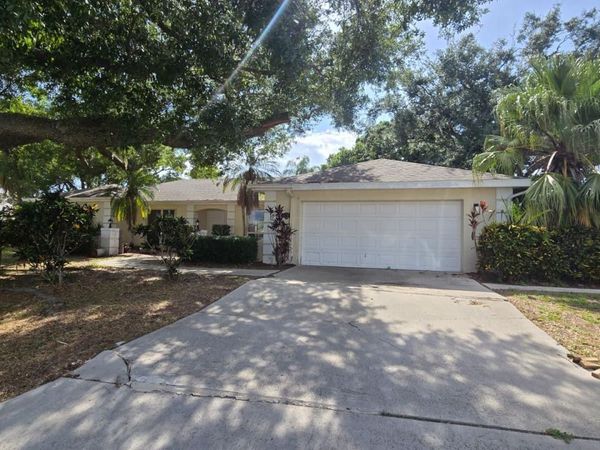 5697 COUNTRY LAKES DRIVE , SARASOTA, FL 34243