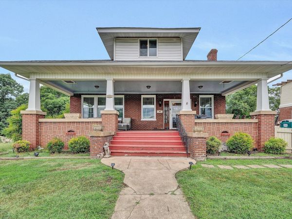 323 N Maple ST, Vinton, VA 24179