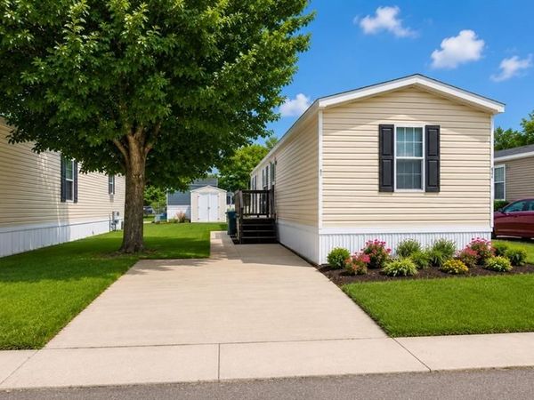 13318 Dixie Highway, Groveland Twp, MI 48442