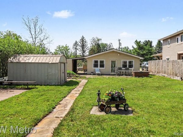 657 Dunleavy Drive, Highland Twp, MI 48356