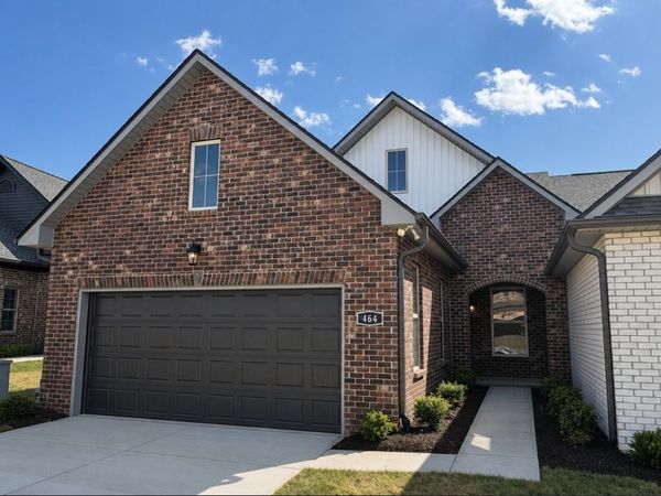 464 W Foxrun , Springfield, TN 37172