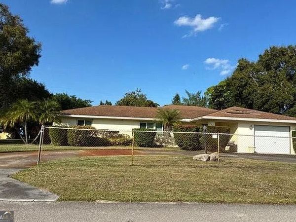 2006 San Diego Avenue, Fort Pierce, FL 34946