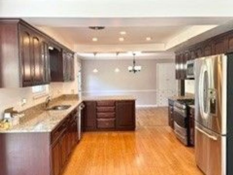 28175 Shaker Boulevard, Pepper Pike, OH 44124 Photo 4