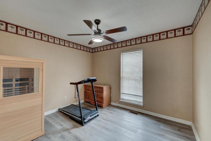 1016 Maidstone Drive Photo 20