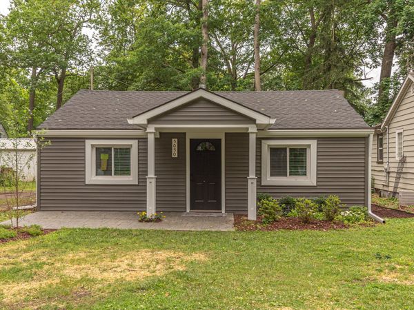 5050 Grover Drive, Brighton, MI 48116