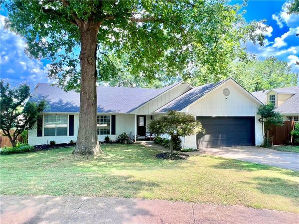 3246 Autumn Court, Fayetteville, AR 72703