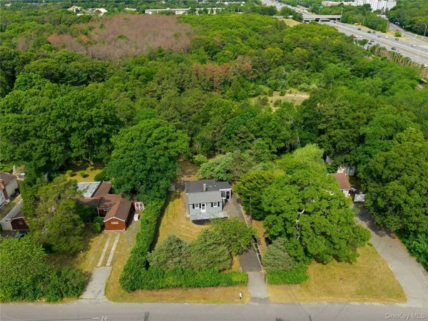 902 Old Medford Avenue , Medford, NY 11763