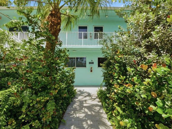 127 NW 74th St , Unit 4, Miami, FL 33150