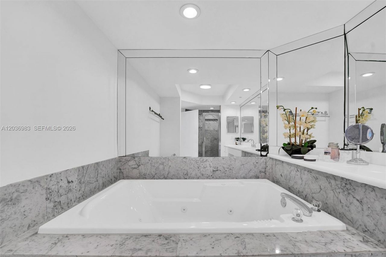 16400 Collins Ave , Unit 1944, Sunny Isles Beach, FL 33160 Photo