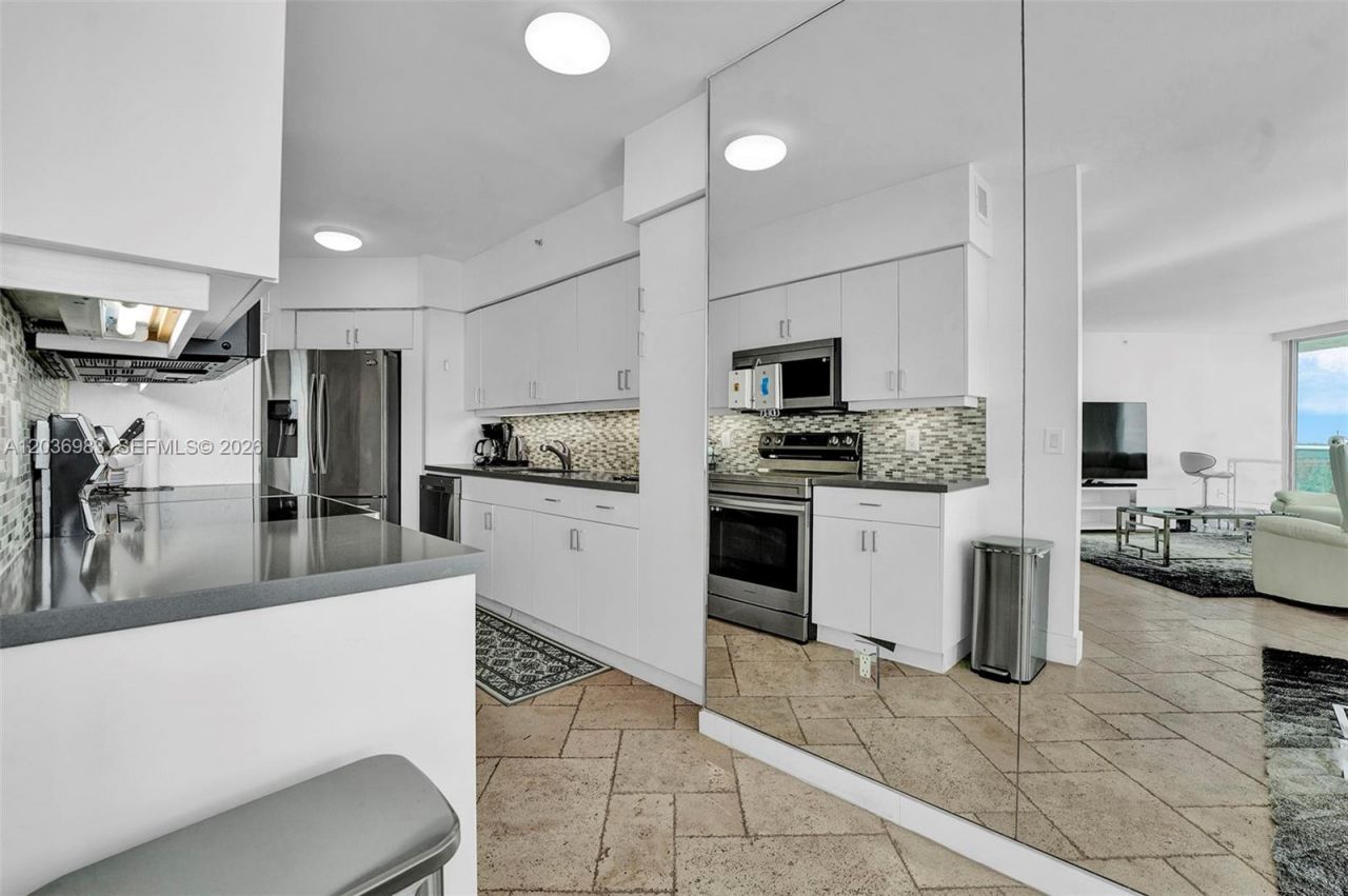 16400 Collins Ave , Unit 1944, Sunny Isles Beach, FL 33160 Photo
