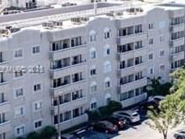 600 NW 32nd Pl, Unit 303, Miami, FL 33125