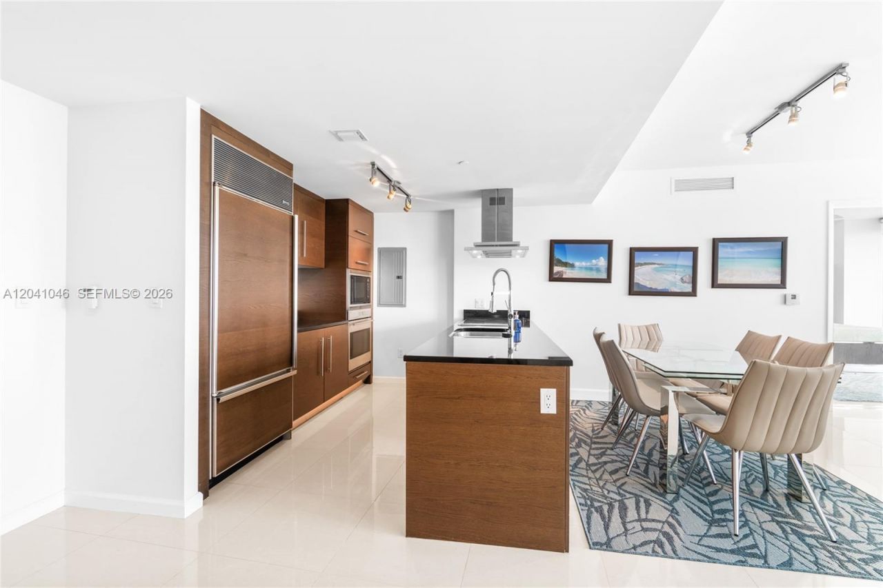 495 Brickell Ave, Unit BAY807, Miami, FL 33131 Photo