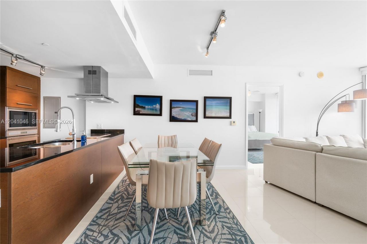 495 Brickell Ave, Unit BAY807, Miami, FL 33131 Photo
