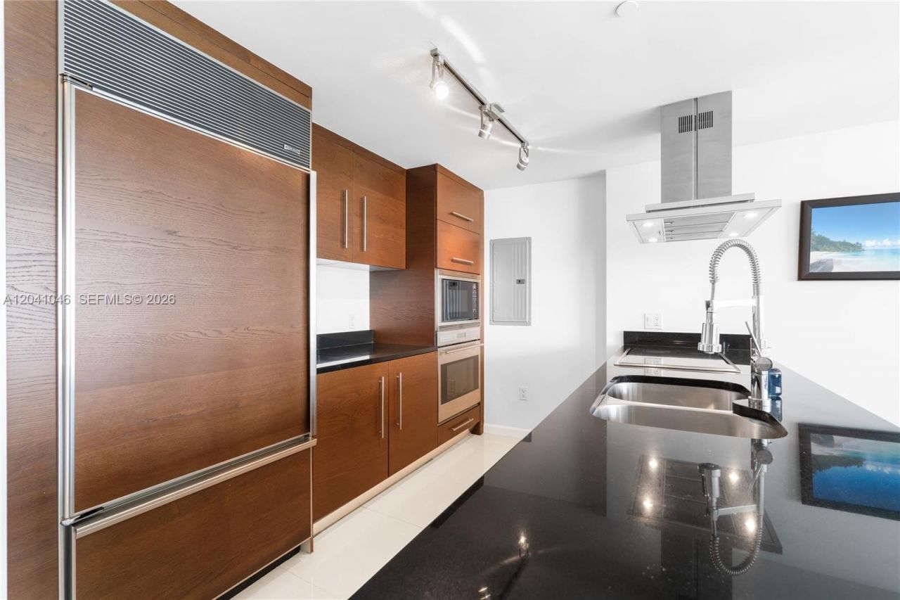 495 Brickell Ave, Unit BAY807, Miami, FL 33131 Photo