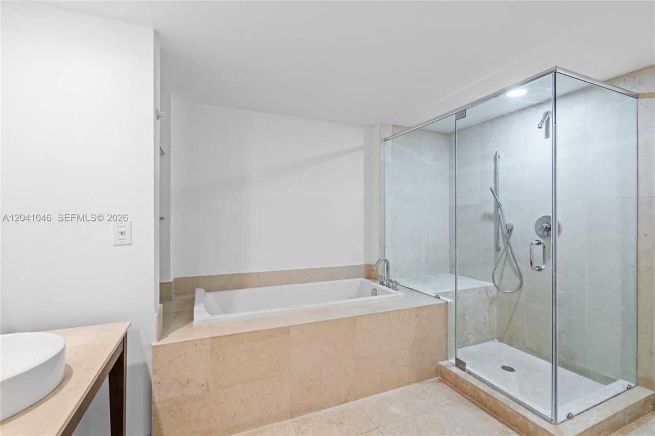 495 Brickell Ave, Unit BAY807, Miami, FL 33131 Photo