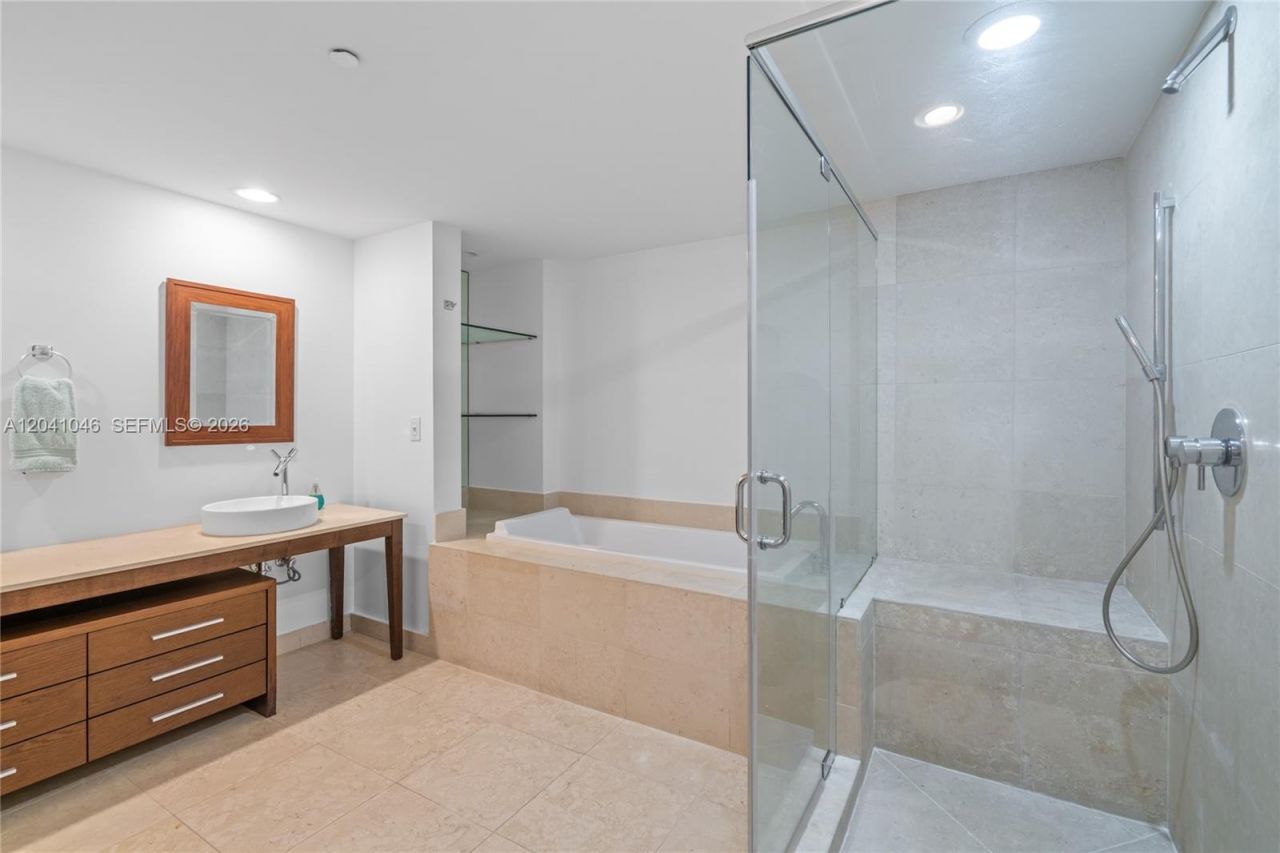 495 Brickell Ave, Unit BAY807, Miami, FL 33131 Photo