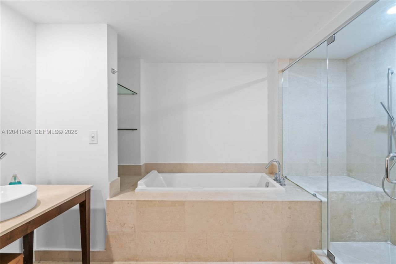 495 Brickell Ave, Unit BAY807, Miami, FL 33131 Photo